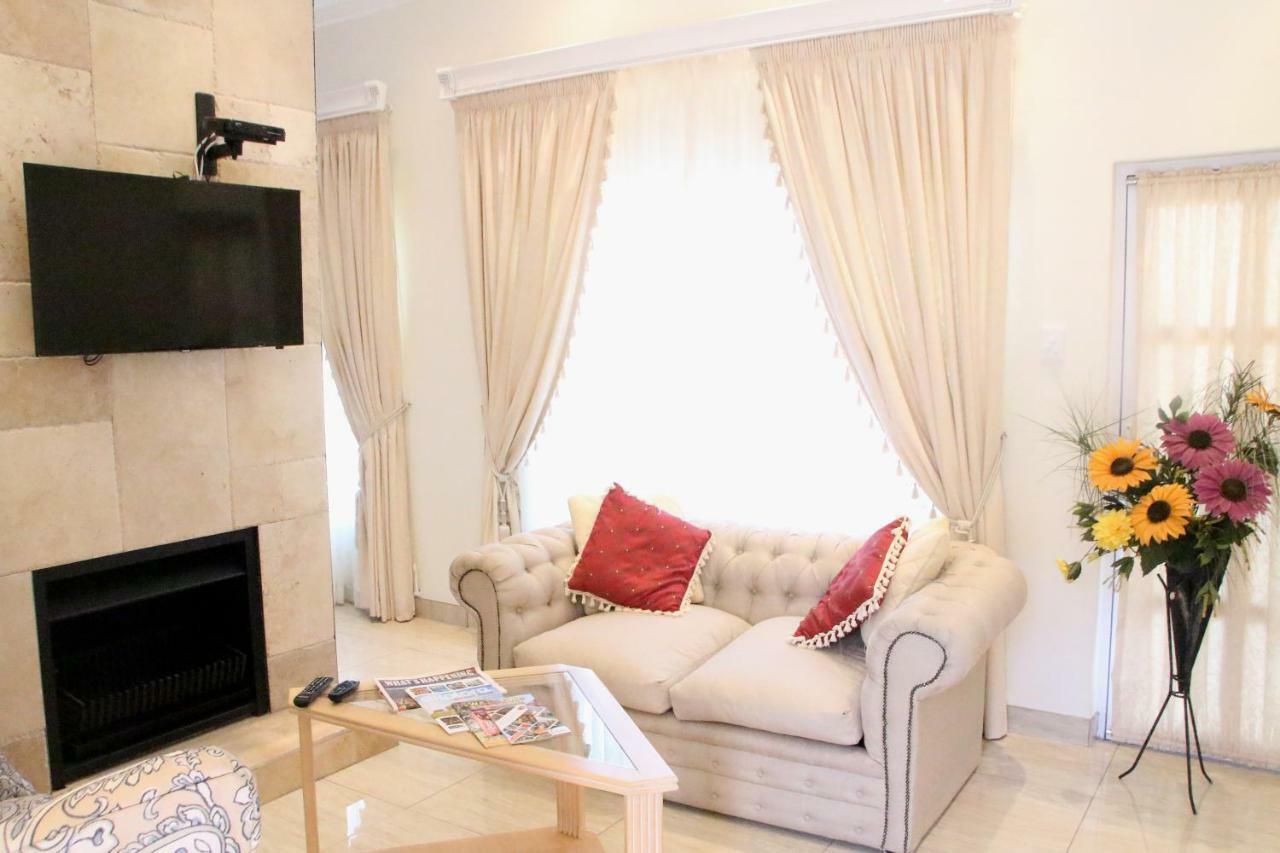 Ekupholeni Garden Villas Манзини Екстериор снимка