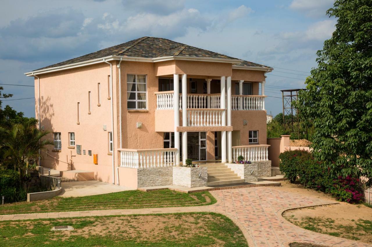 Ekupholeni Garden Villas Манзини Екстериор снимка