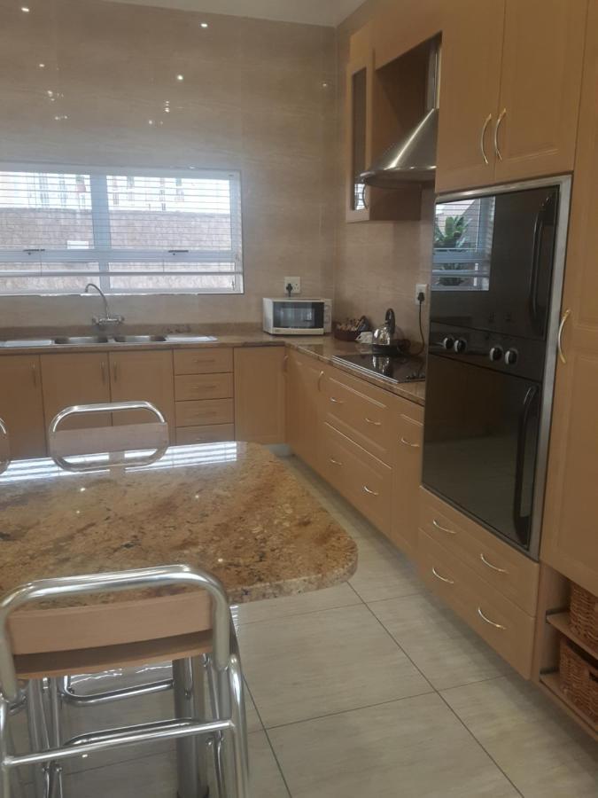 Ekupholeni Garden Villas Манзини Екстериор снимка